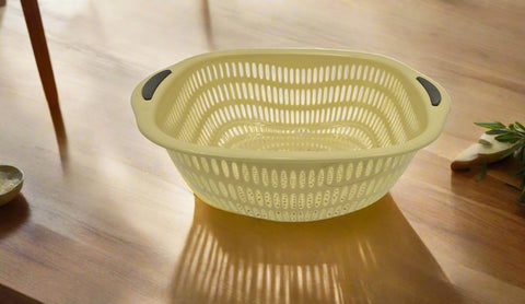 10.5"x5" PLASTIC COLANDER-SQUARE