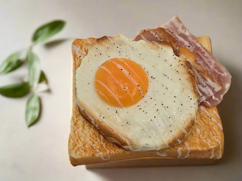 TOAST BREAD DECOR